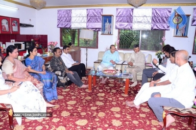 Chandrababu and Balakrishna Meet Superstar Krishna Family - 10 of 60