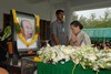 PM and Sonia Condolencing YSR Family - 5 of 40