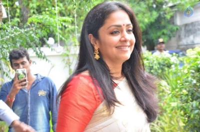 Jyothika at Heirloom Kanjivaram Exhibition Photos - 14 of 18