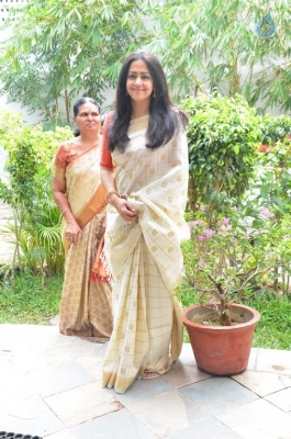 Jyothika at Heirloom Kanjivaram Exhibition Photos - 15 of 18