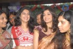kajal-agarwal-n-deeksha-seth-inaugurates-vaishnavi-gold-shop