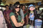 madhavi-latha-at-sleepwell-world-store-launch