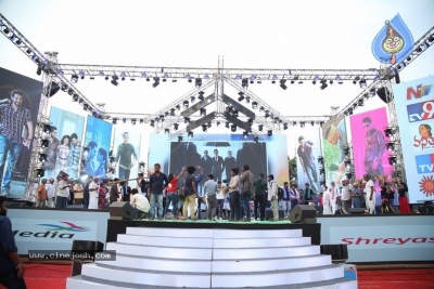 Maharshi Movie Pre Release Event 01 - 5 of 21