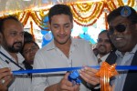 Mahesh Babu Launches Univercell Showroom at Madhapur - 15 of 16