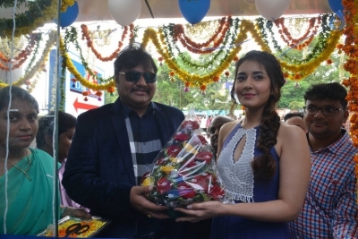 Raashi Khanna Launches Big C Mobile Store - 6 of 12