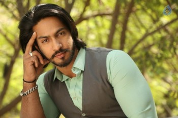 S3 Villain Thakur Anoop Singh Interview Photos - 5 of 28