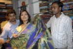 Samantha Visits Kalanikethan Shopping Mall At Hyd - 13 of 24