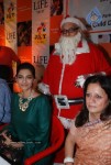 Sonam Kapoor with Anganwadi kids - 6 of 18