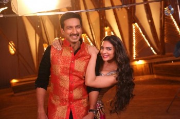 Soukhyam Item Song Photos - 7 of 42