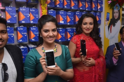 Sreemukhi and Catherine Launches B New Mobile Store - 13 of 13