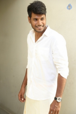 Sundeep Kishan Samanthakamani Interview Photos - 19 of 19