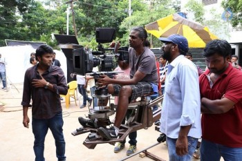 Undha Ledha Movie Working Photos - 22 of 29