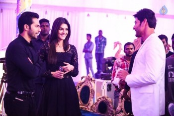 Varun Dhawan and Kriti Sanon at Brahmothsavam Sets - 5 of 5