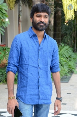 VIP 2 Team Interview Photos - 8 of 8