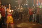 zarine-khan-at-naan-rajavaaga-pogiren-shooting-spot
