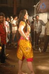 zarine-khan-at-naan-rajavaaga-pogiren-shooting-spot