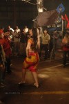zarine-khan-at-naan-rajavaaga-pogiren-shooting-spot