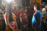 zarine-khan-at-naan-rajavaaga-pogiren-shooting-spot