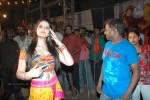 zarine-khan-at-naan-rajavaaga-pogiren-shooting-spot