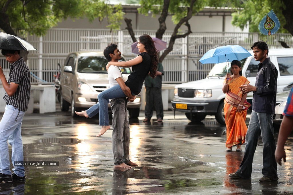 3 Tamil Movie Hot Stills - 13 / 35 photos