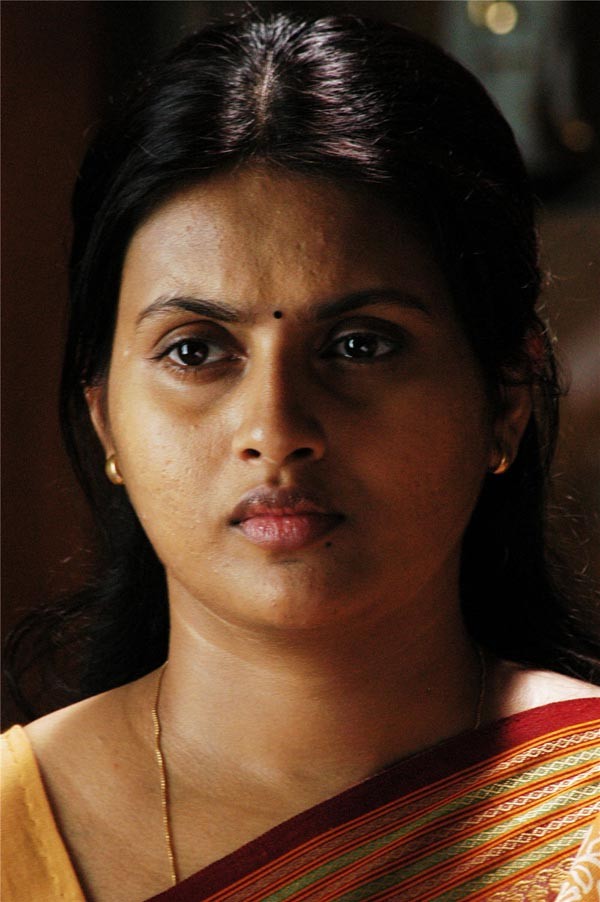 Najarana Movie - Kalyani, Suman Stills - 1 / 21 photos