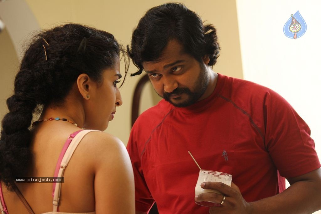 Aaaah Tamil Movie Stills - 6 / 86 photos