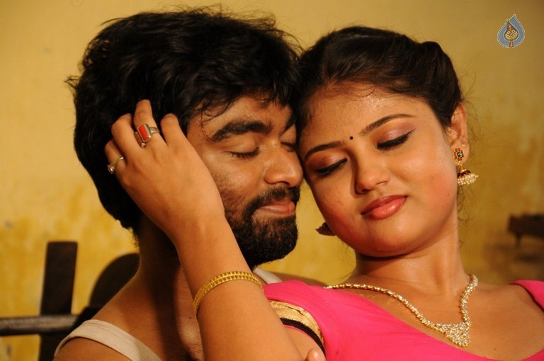 Aasi Tamil Movie Hot Photos - 19 / 34 photos