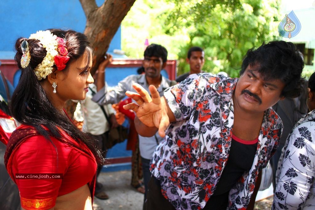 Adhiradi Tamil Movie Pics - 15 / 17 photos