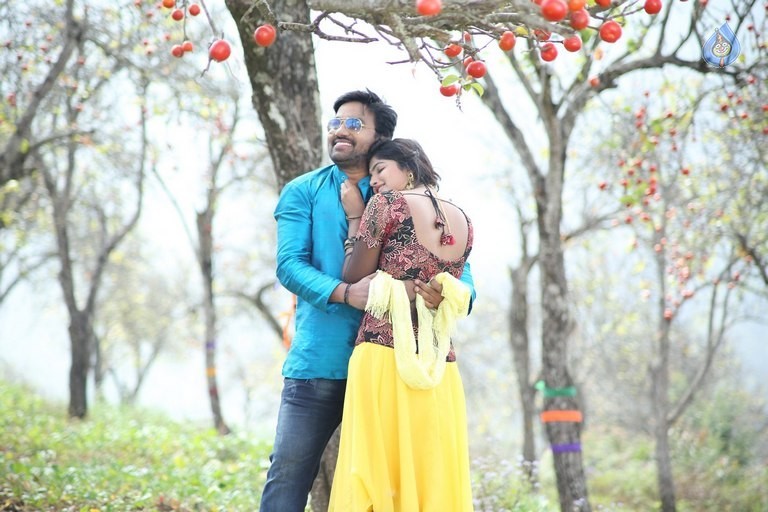Adra Machan Visilu Tamil Film Pics - 15 / 18 photos