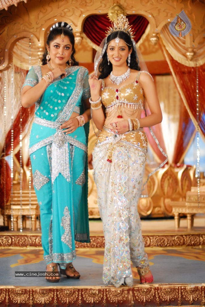 Allari Naresh Friendly Movies Movie New Stills - 7 / 11 photos