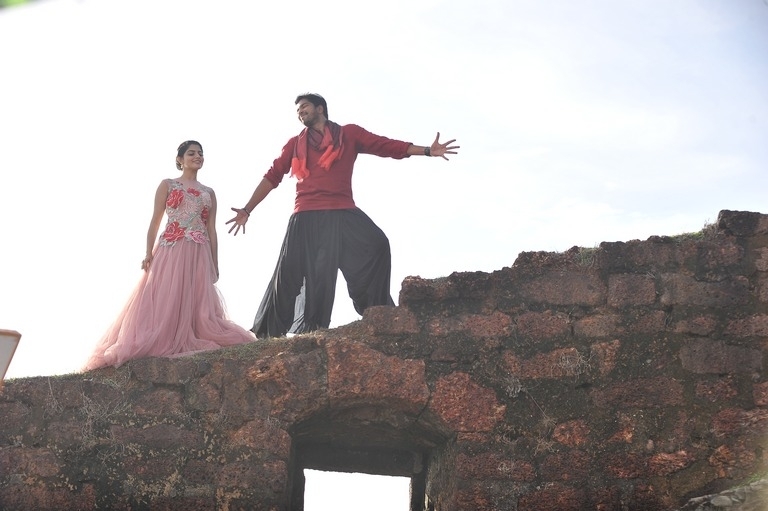 Allari Naresh Meda Meeda Abbayi Movie Photos - 12 / 13 photos