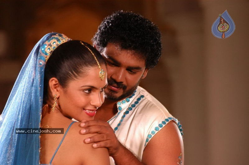 Amara Tamil Movie Stills - 11 / 29 photos