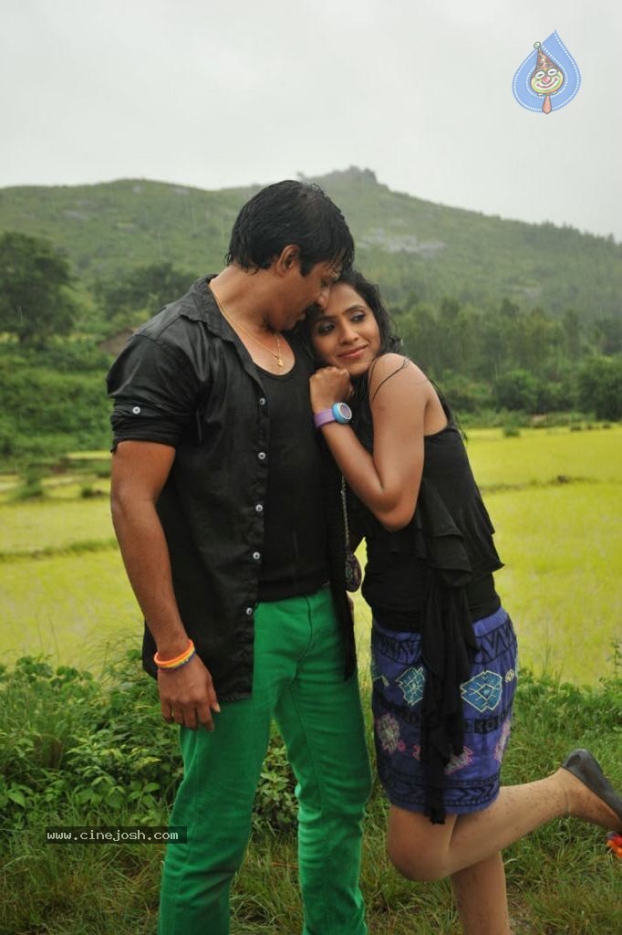 Anaganaga Movie Hot Stills - 201 / 273 photos