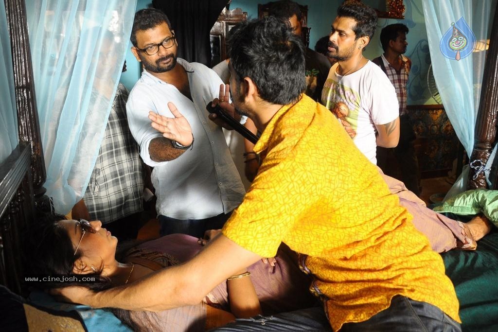 Andhra Mess Tamil Movie Stills - 10 / 56 photos