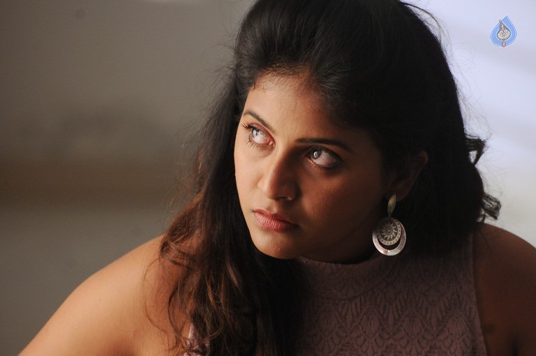 Anjali Photos in Chitrangada Movie - 6 / 6 photos