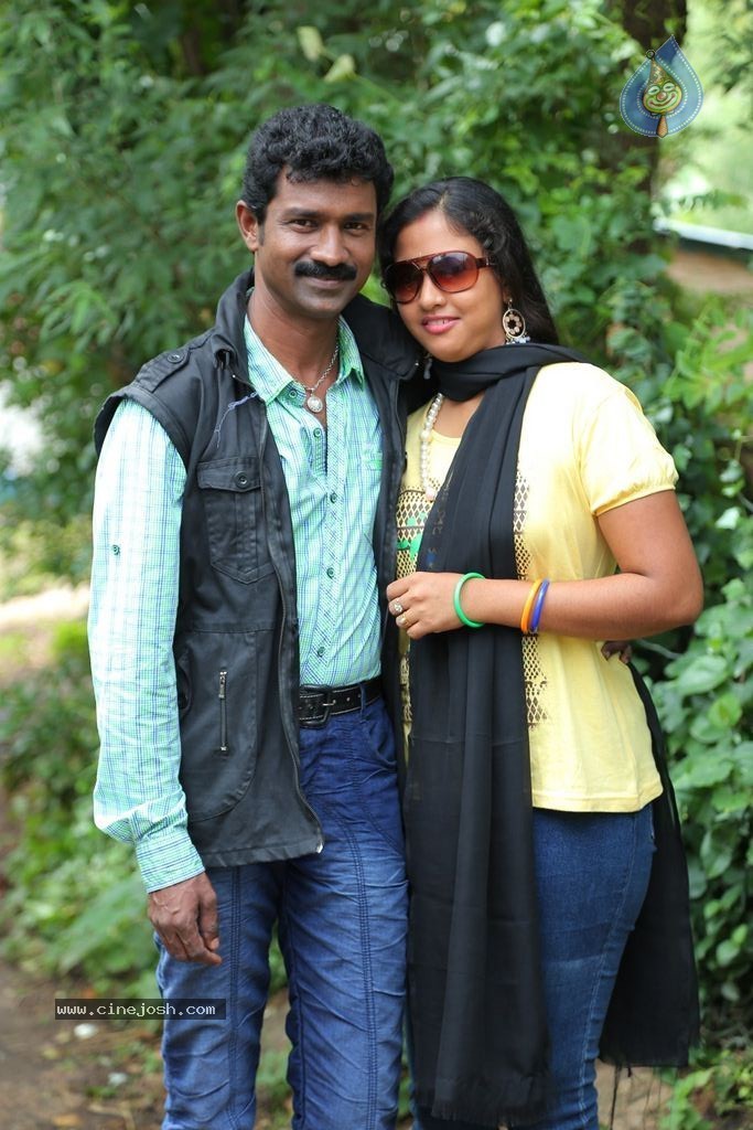 Antha Kuyil Neethana Tamil Movie Stills - 15 / 21 photos