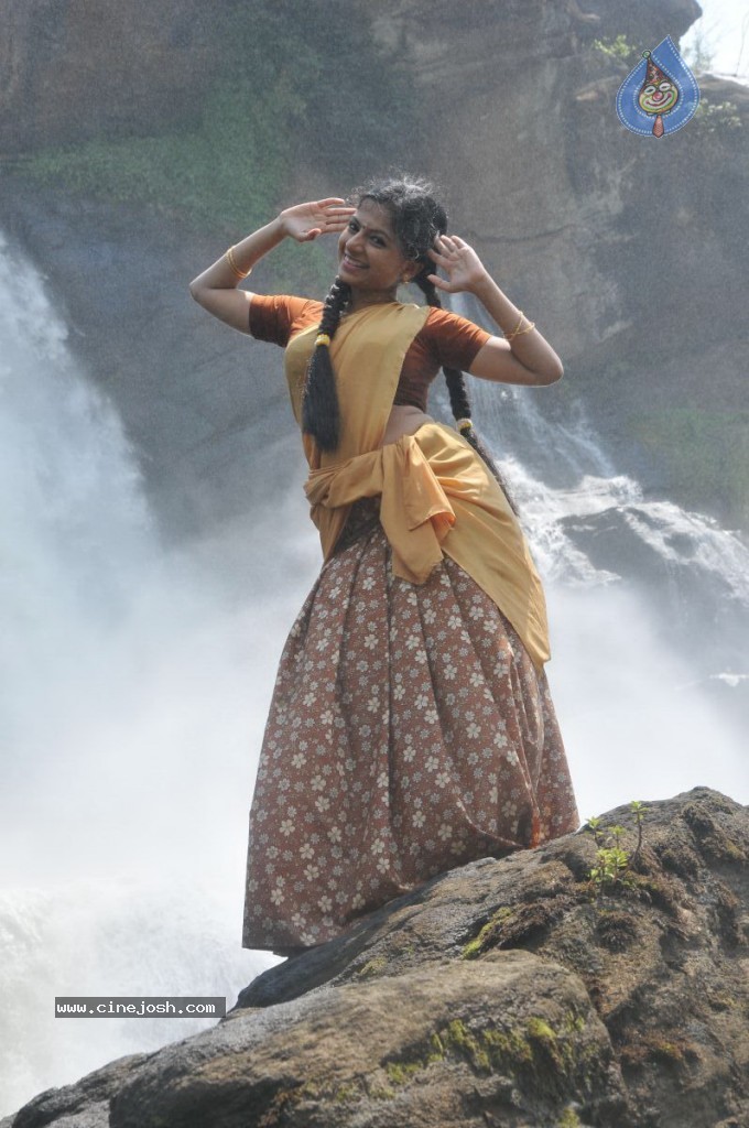 Apple Penne Tamil Movie Stills - 6 / 62 photos
