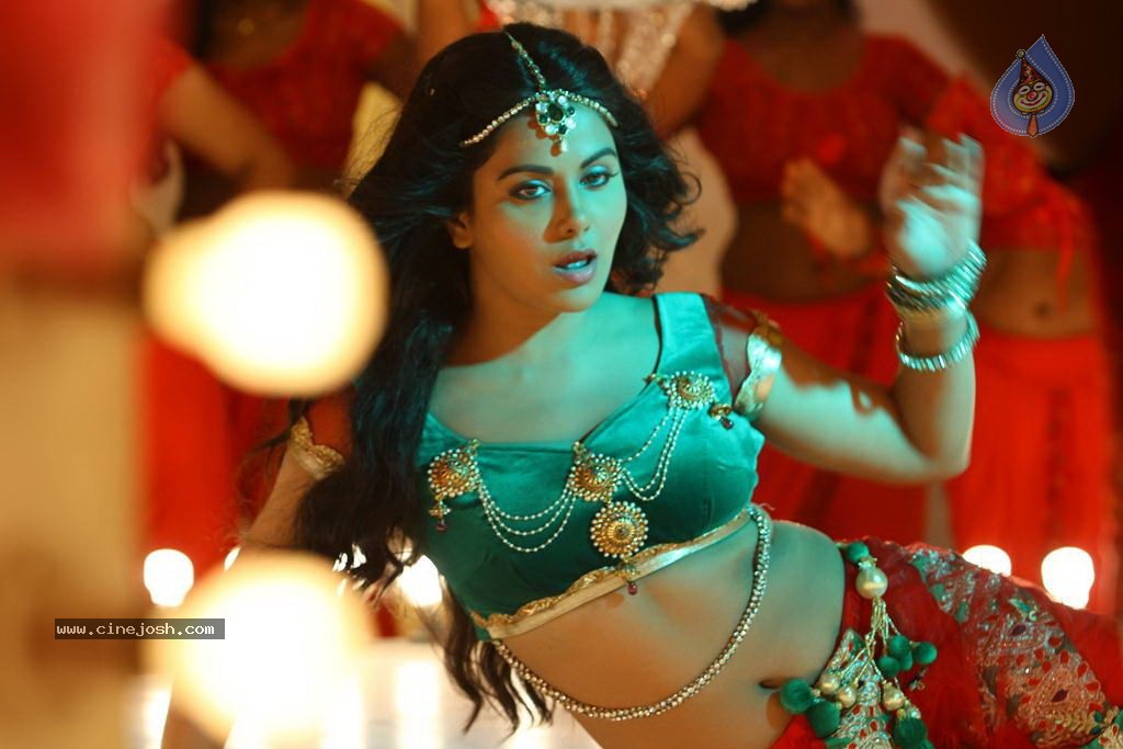 Athidhi Tamil Movie Hot Stills - 19 / 57 photos