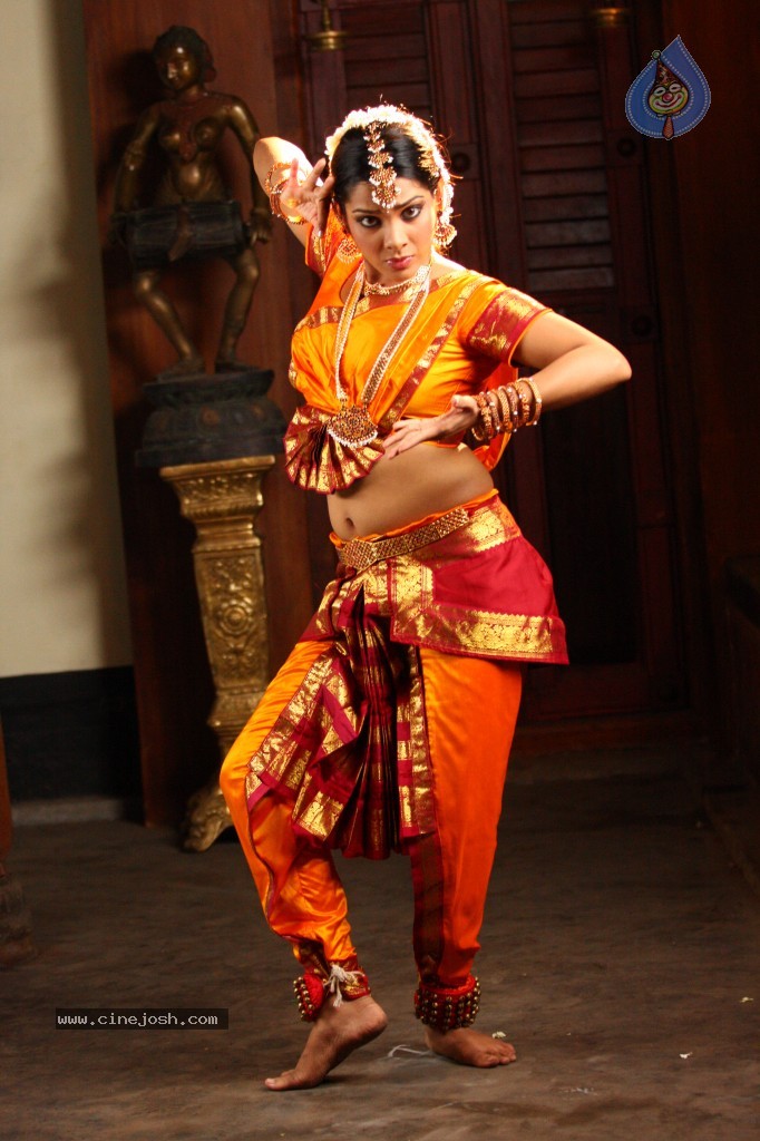Avanthipuram Movie Stills - 17 / 42 photos