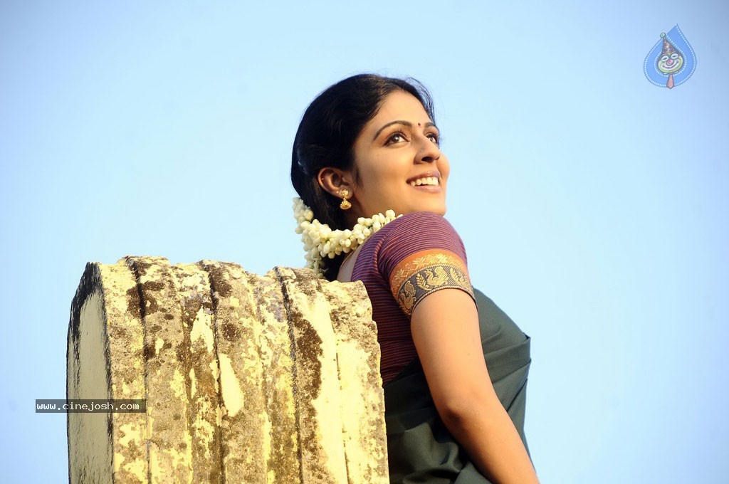 Azhagu Magan Tamil Movie Stills - 12 / 41 photos