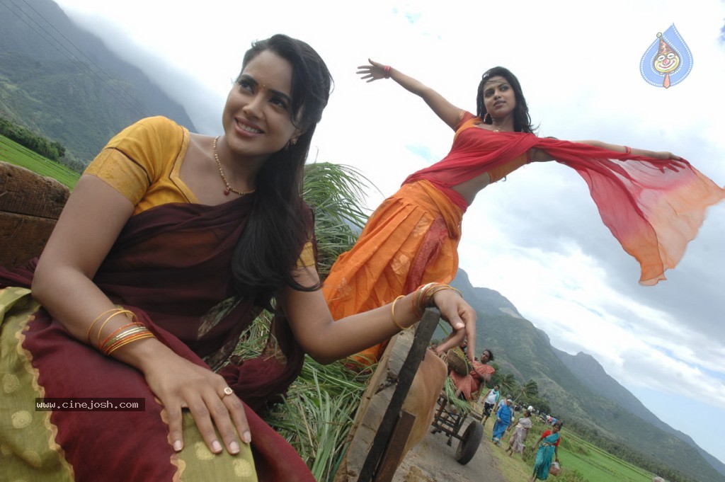 Bhale Thammudu Movie Stills - 12 / 22 photos