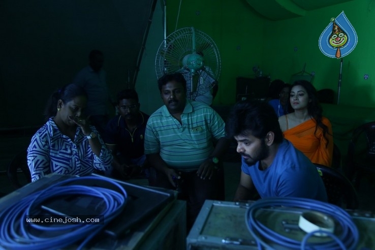 Breaking News Tamil  Movie Working Stills - 12 / 19 photos