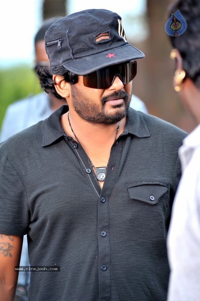 Businessman Movie Working Stills - 7 / 75 photos