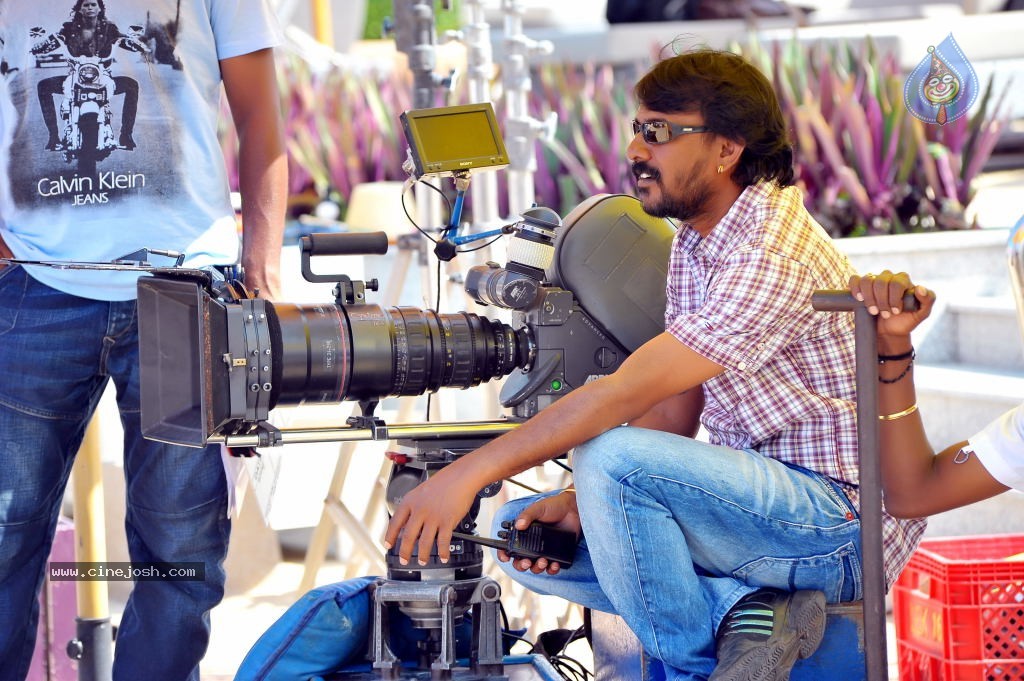 Businessman Movie Working Stills - 11 / 75 photos