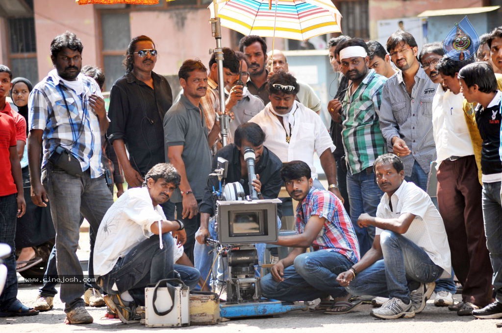 Businessman Movie Working Stills - 16 / 75 photos