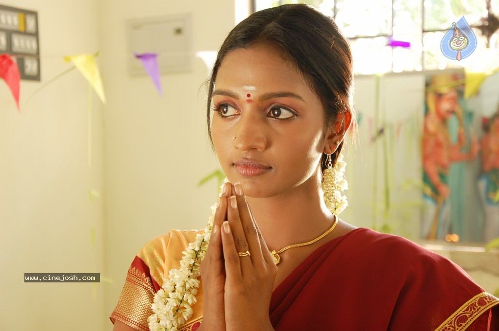 Chozha Nadu Tamil Movie Stills - 21 / 48 photos