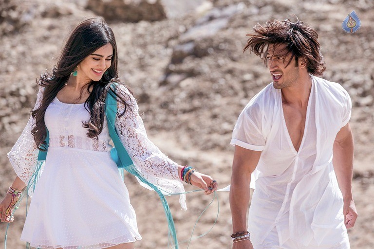 Commando 2 Movie Stills - 14 / 16 photos