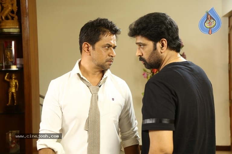 Contract Movie Making Stills - 5 / 6 photos