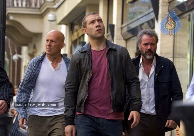 Die Hard 5 Stills - 3 / 16 photos