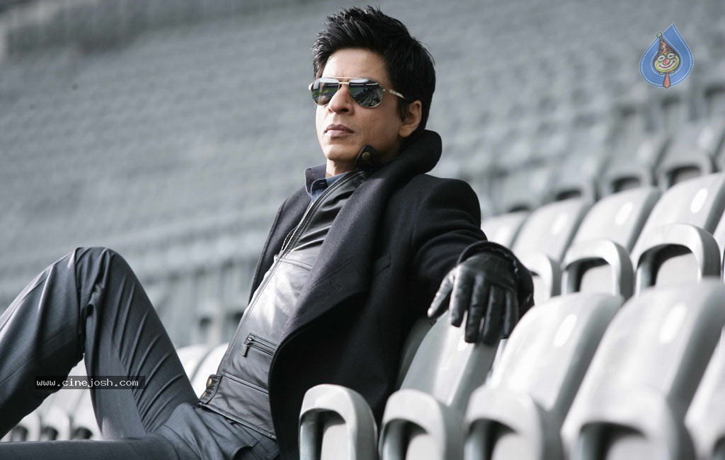 Don 2 Movie Stills - 15 / 16 photos